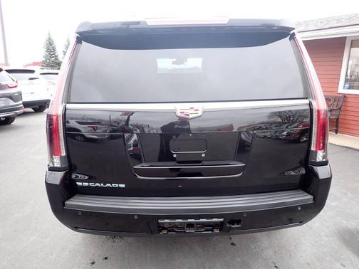 2017 Cadillac Escalade Platinum