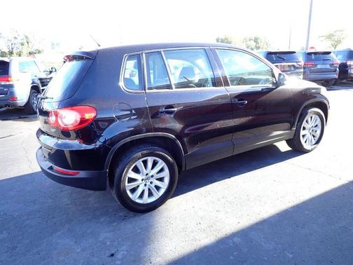 2009 Volkswagen Tiguan Base