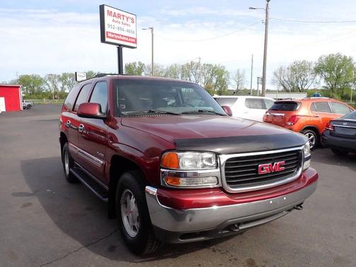 Red 2002 GMC Yukon SLE
