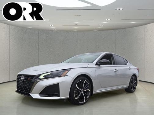 Brilliant Silver Metallic 2024 Nissan Altima 2.5 SR