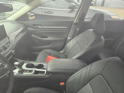 Brilliant Silver Metallic 2024 Nissan Altima 2.5 SR