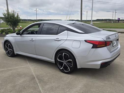 Brilliant Silver Metallic 2024 Nissan Altima 2.5 SR