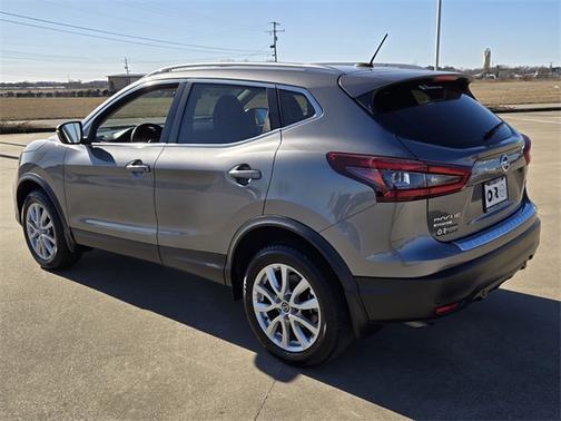 2022 Nissan Rogue Sport SV