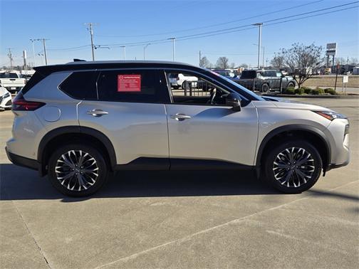 2025 Nissan Rogue SL