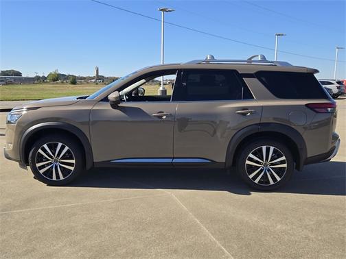 2024 Nissan Pathfinder Platinum