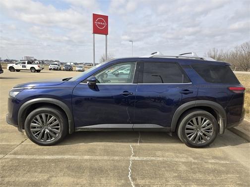 2025 Nissan Pathfinder SL