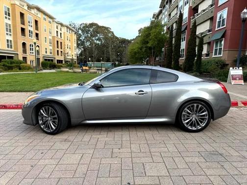 2010 INFINITI G37 Sport