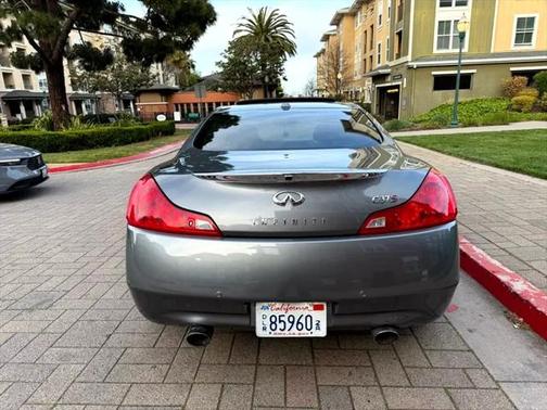 2010 INFINITI G37 Sport