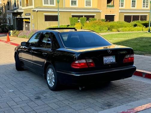 2000 Mercedes-Benz E-Class E320