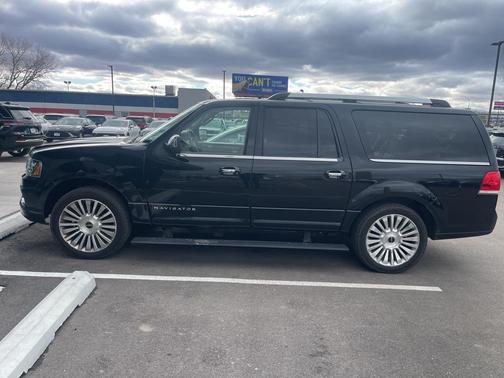 2016 Lincoln Navigator Select