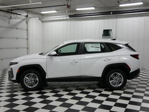 2025 Hyundai TUCSON SE