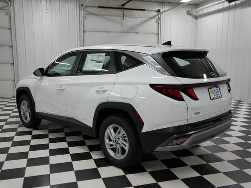2025 Hyundai TUCSON SE