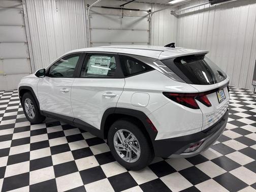 2025 Hyundai TUCSON SE