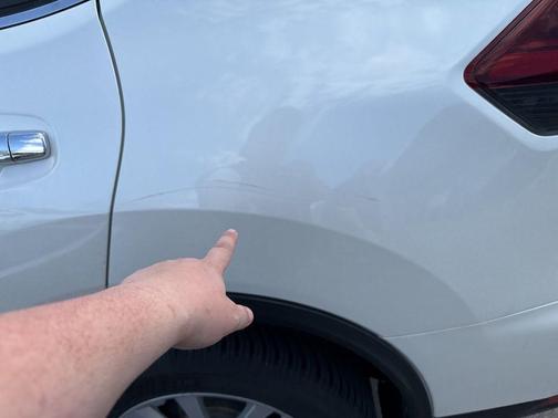 White 2018 Nissan Rogue SV
