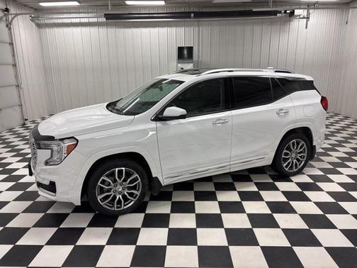 2023 GMC Terrain Denali