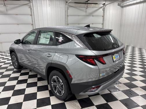 2026 Hyundai TUCSON Hybrid Blue SE