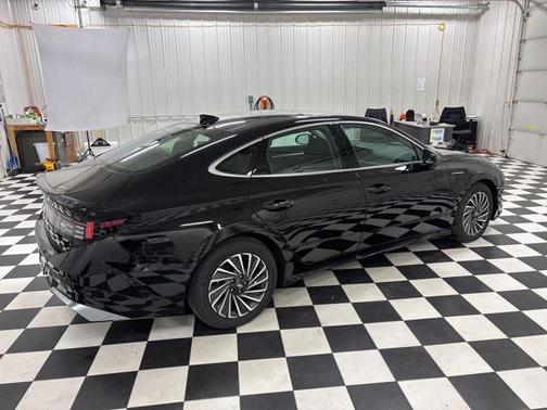 2026 Hyundai SONATA Hybrid SE