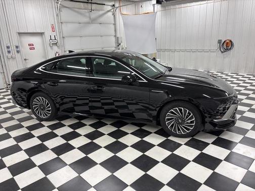 2026 Hyundai SONATA Hybrid SE