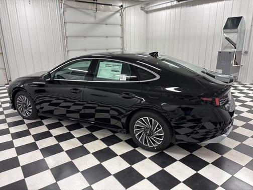 2026 Hyundai SONATA Hybrid SE