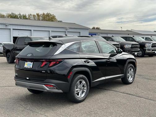2025 Hyundai TUCSON SE