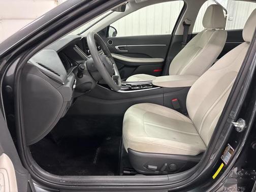 2022 Hyundai SONATA SEL