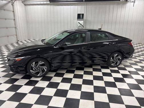 Abyss Black 2024 Hyundai ELANTRA Limited