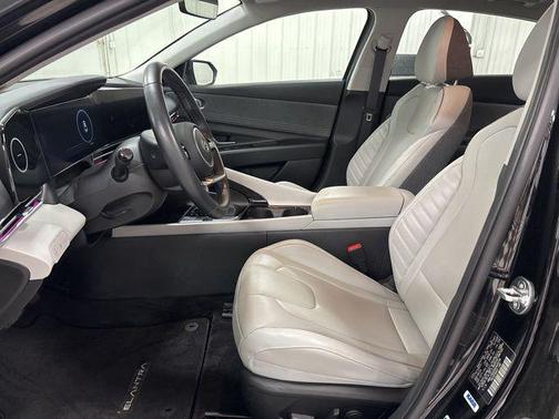 Abyss Black 2024 Hyundai ELANTRA Limited