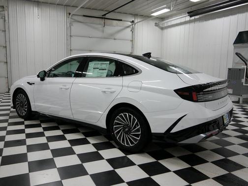2025 Hyundai SONATA Hybrid Limited