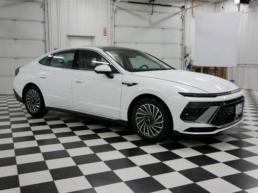 2025 Hyundai SONATA Hybrid Limited
