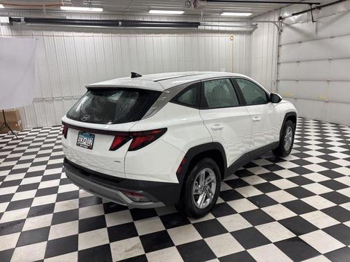 2025 Hyundai TUCSON SE