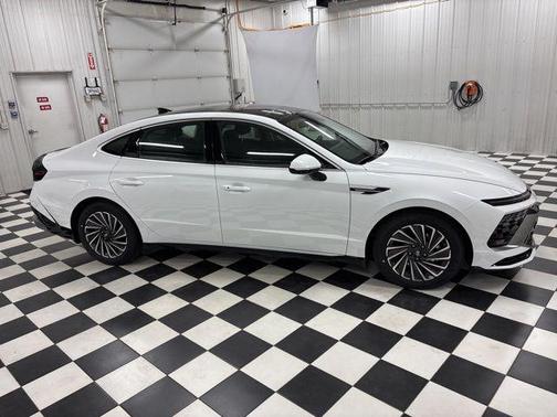 2026 Hyundai SONATA Hybrid SE