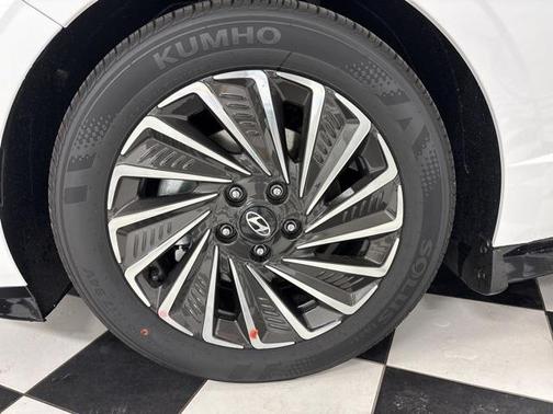 2026 Hyundai SONATA Hybrid SE