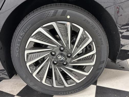 2025 Hyundai SONATA Hybrid SE