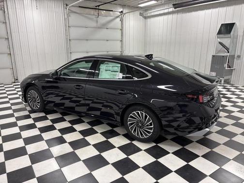 2025 Hyundai SONATA Hybrid SE