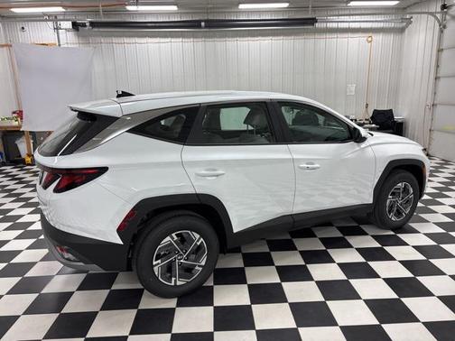 2026 Hyundai TUCSON Hybrid Blue SE