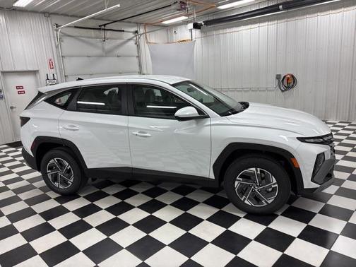 2026 Hyundai TUCSON Hybrid Blue SE