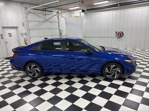 2025 Hyundai ELANTRA HEV SEL Sport