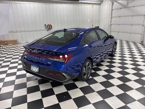 2025 Hyundai ELANTRA HEV SEL Sport