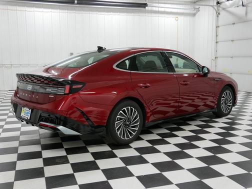 2024 Hyundai SONATA Hybrid Limited