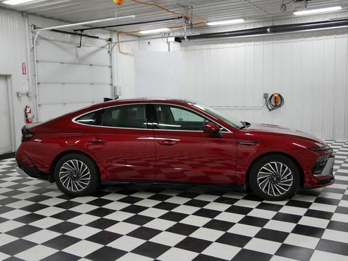 2024 Hyundai SONATA Hybrid Limited