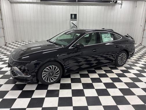 2025 Hyundai SONATA Hybrid SE