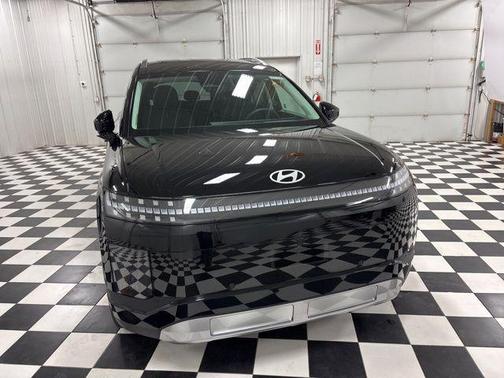 Abyss Black 2026 Hyundai IONIQ 9 SE