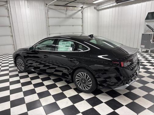 2026 Hyundai SONATA Hybrid SE