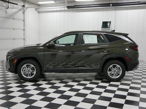 2025 Hyundai TUCSON SE