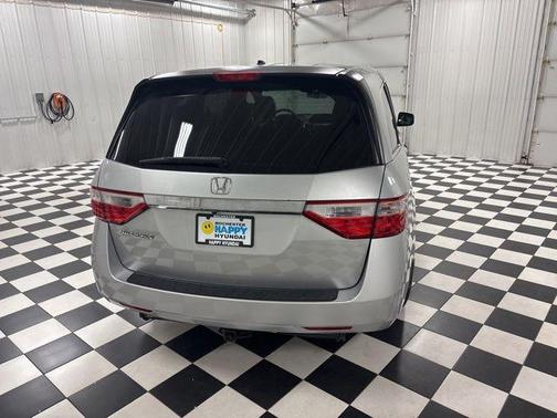 Super White 2016 Toyota Sienna SE