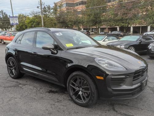 2023 Porsche Macan AWD