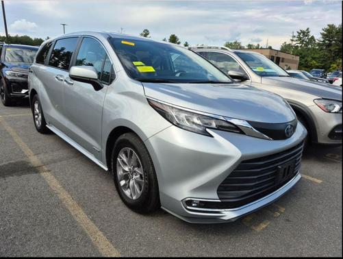 2021 Toyota Sienna XLE 7 Passenger