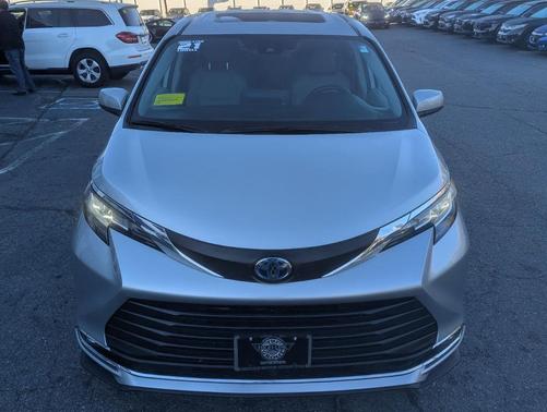 2021 Toyota Sienna XLE 7 Passenger