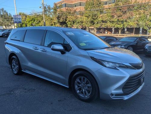 2021 Toyota Sienna XLE 7 Passenger