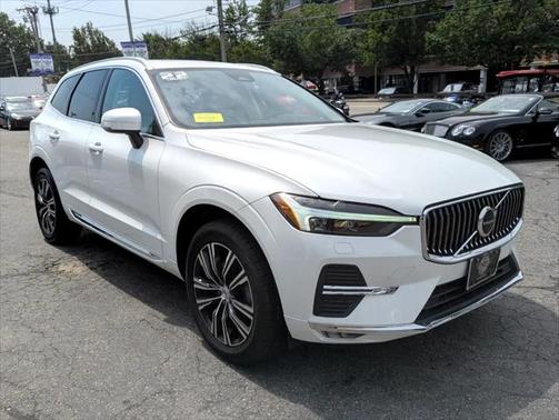 2022 Volvo XC60 B5 Inscription